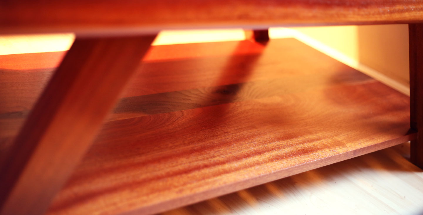 Detailed view of the bottom shelf